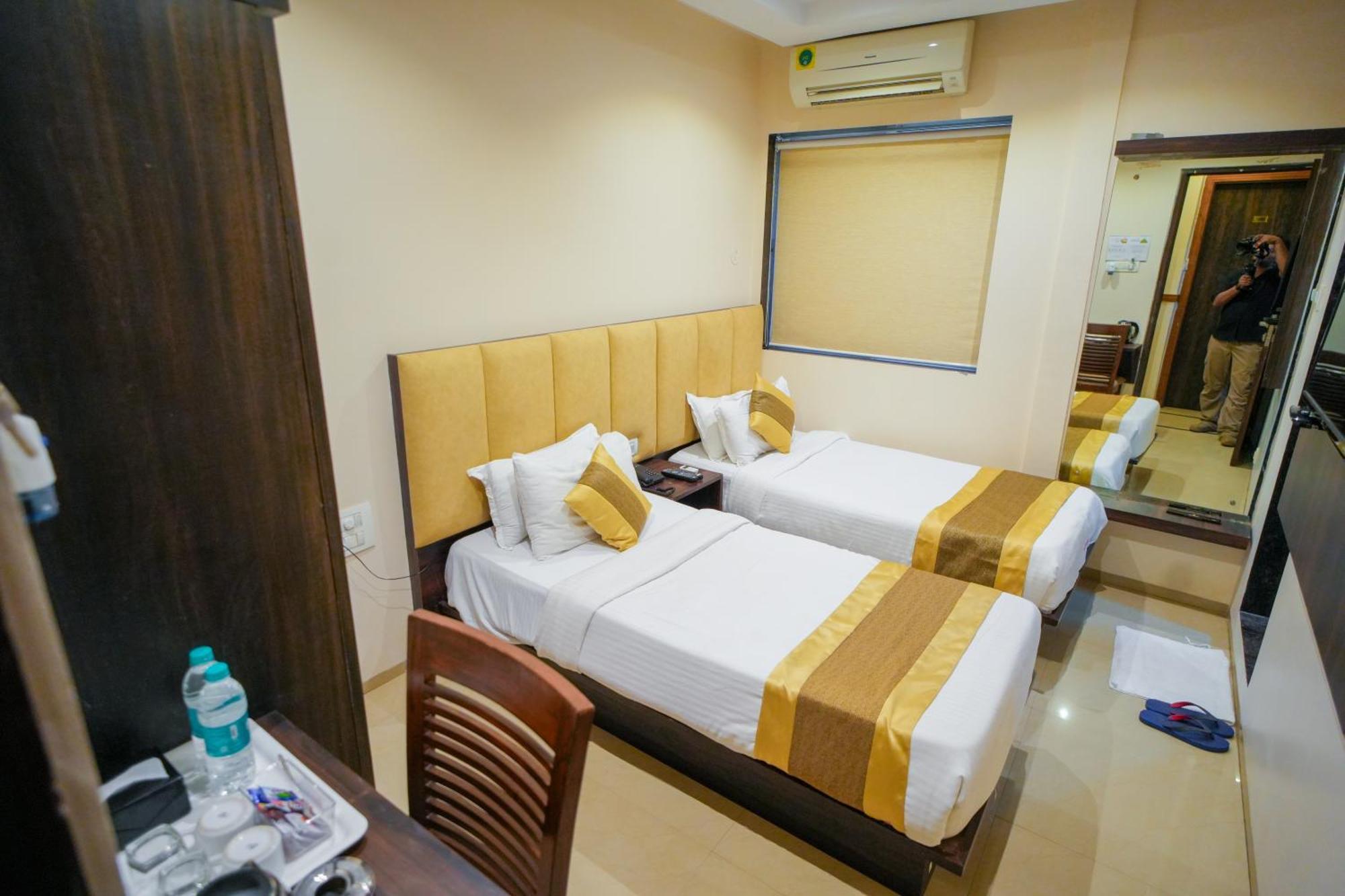 Hotel Skylink Hospitality Mahalaxmi Mumbai Exterior photo