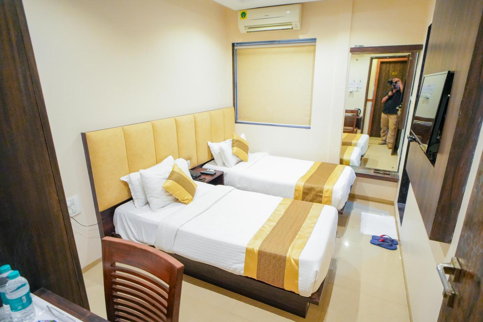 Hotel Skylink Hospitality Mahalaxmi Mumbai Exterior photo